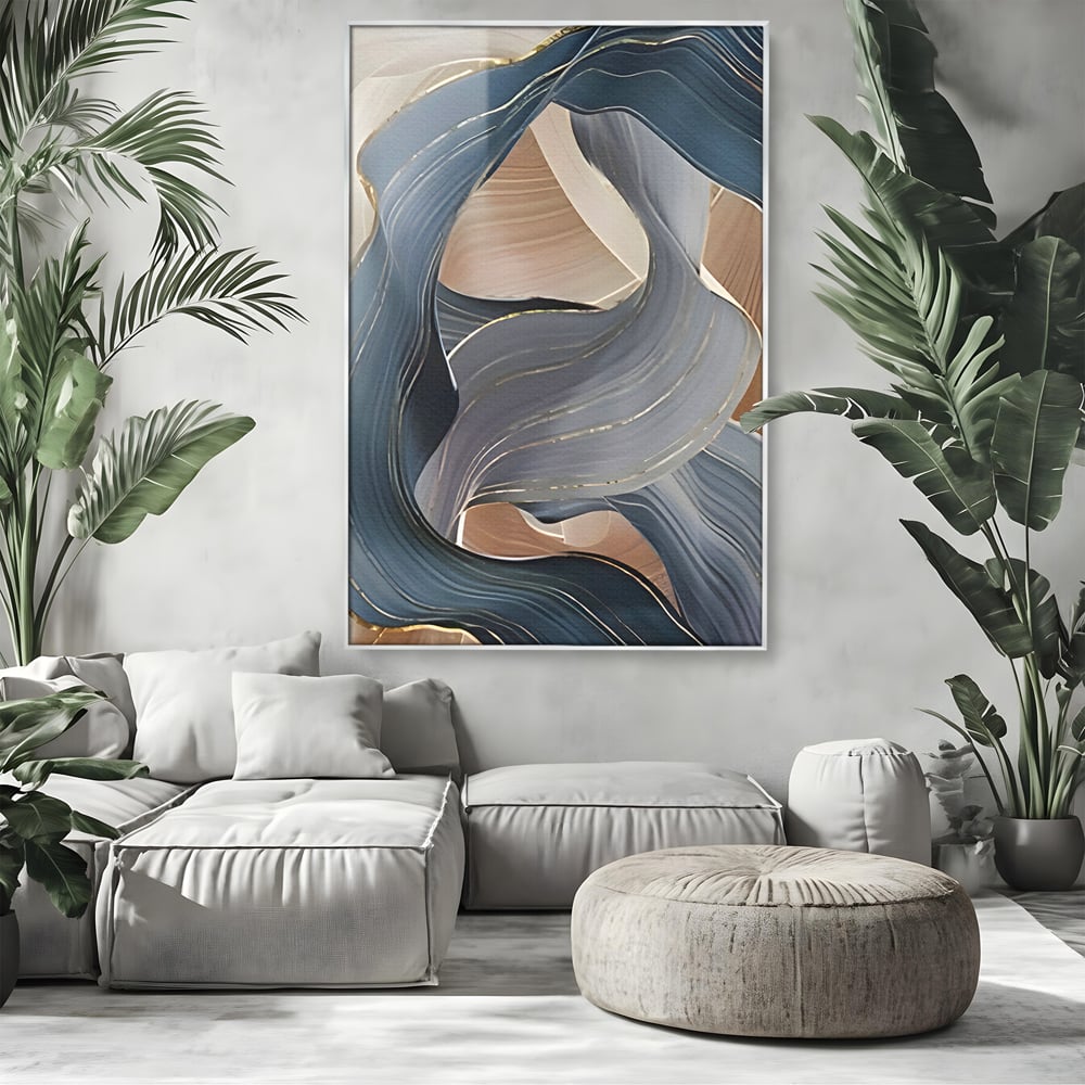Tablou canvas cu pictura abstracta cu valuri ondulate, in rama de aluminiu argintiu, pe perete intr-un living